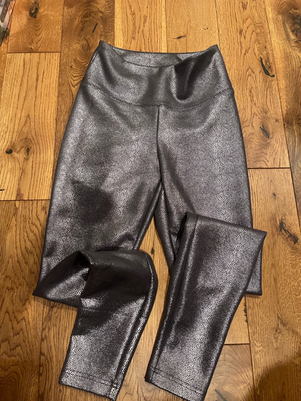 WHBM Runway Silver Metallic Reptile Legging sz4
